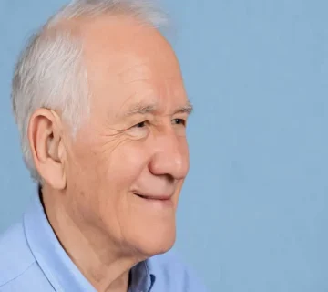 تاثیر سمعک بر حافظه | آیا سمعک می‌تواند عملکرد مغز را بهبود دهد؟ سمعک بر حافظه 1