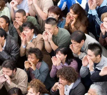 بهترین سمعک برای محیط شلوغ